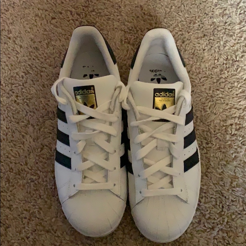 Adidas Classic Sneakers